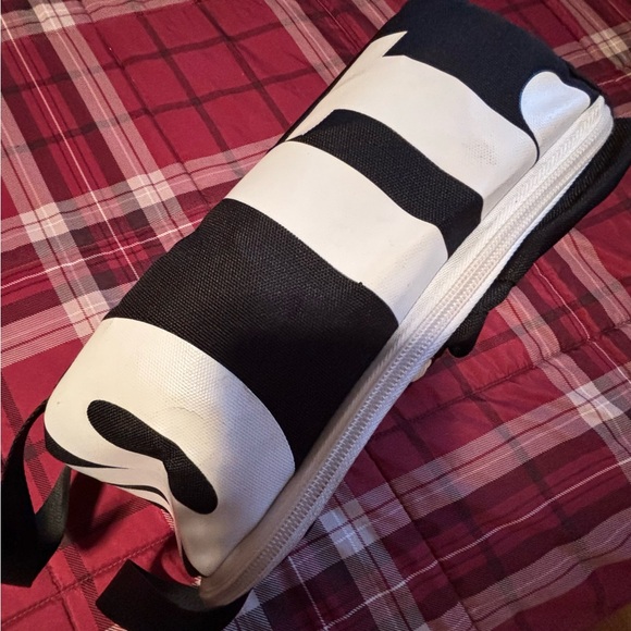 Nike Kids Black and White Lunch Bag - Picture 4 of 5